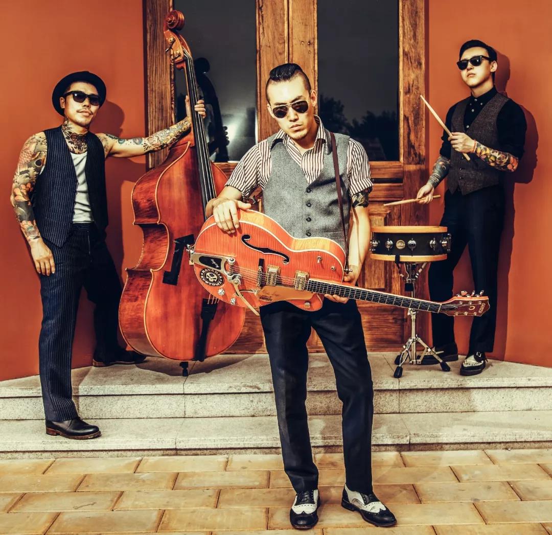 上海草莓基地挖草莓苗,超级草莓上海