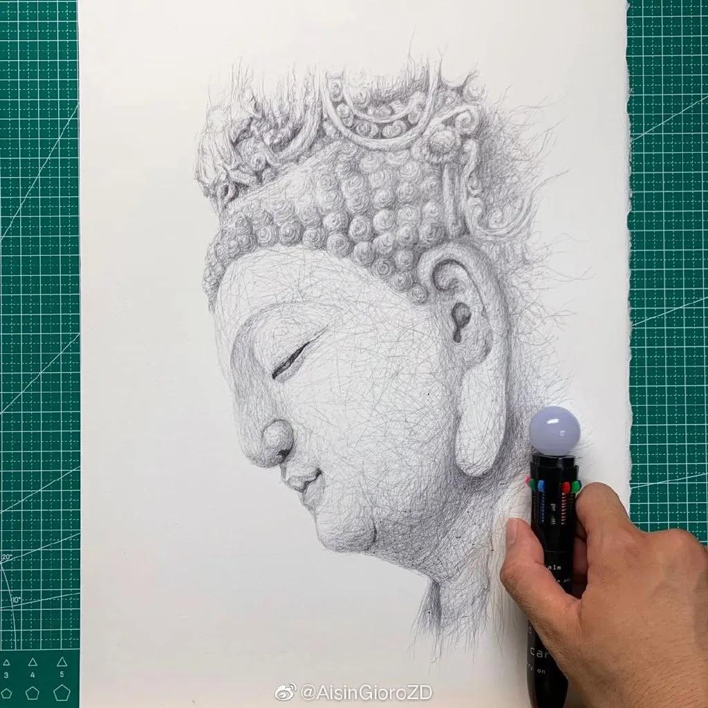 90后小伙用笔画画,九零后小伙靠画肖像漫画走红网络