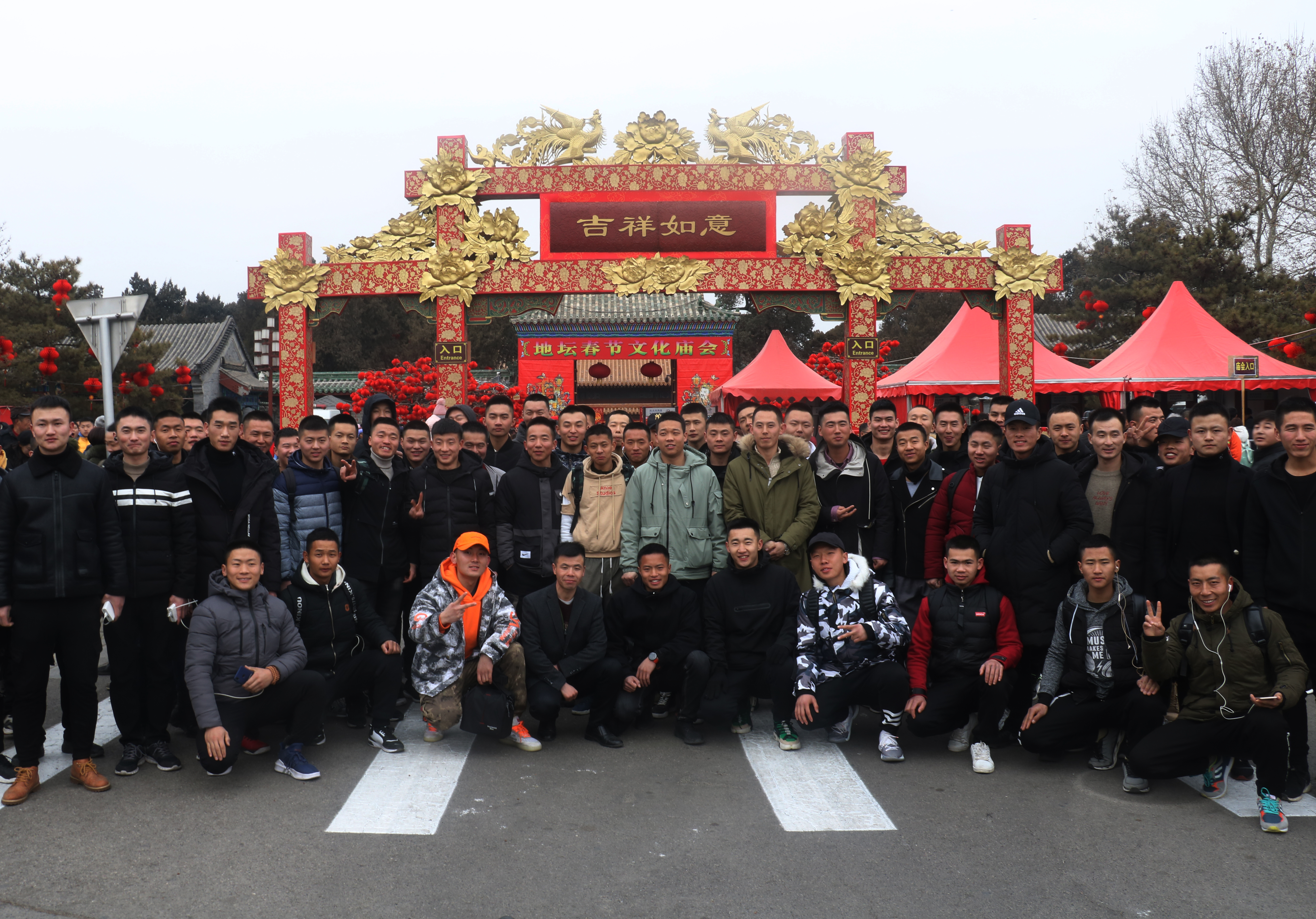 逛京城赏美景*警武**部队竟然组织这样的“集体旅行”