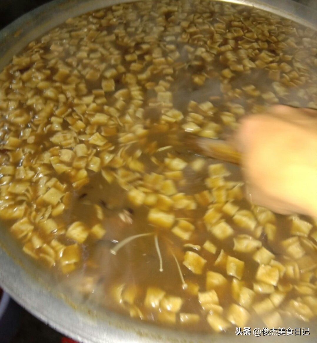 大厨制作正宗胡辣汤的大料配方,河南正宗胡辣汤冲泡