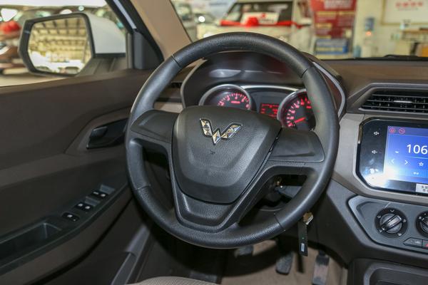 推荐五菱宏光1.5LS标准型,告别面包车