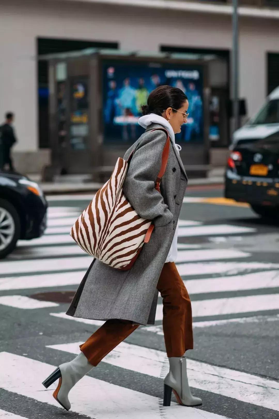 各种包的搭配风格,什么款的包最好搭配衣服