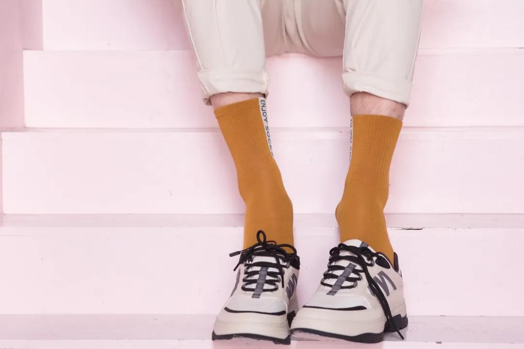 再也不怕当众脱鞋了，给你看看我的防臭法宝