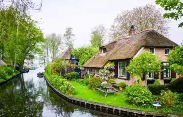 荷兰美丽而神秘的羊角村,羊角村荷兰最受欢迎小镇
