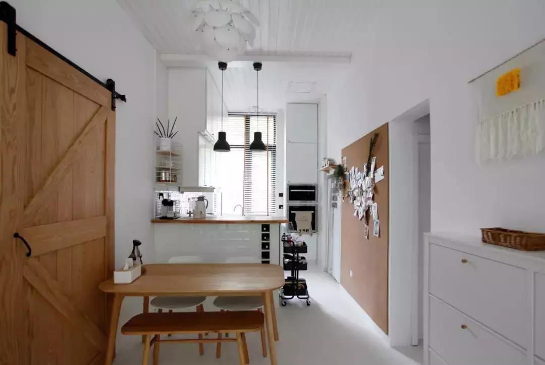 为了女儿买76㎡学区房，改造后竟被隔出8间房！客厅就有40㎡