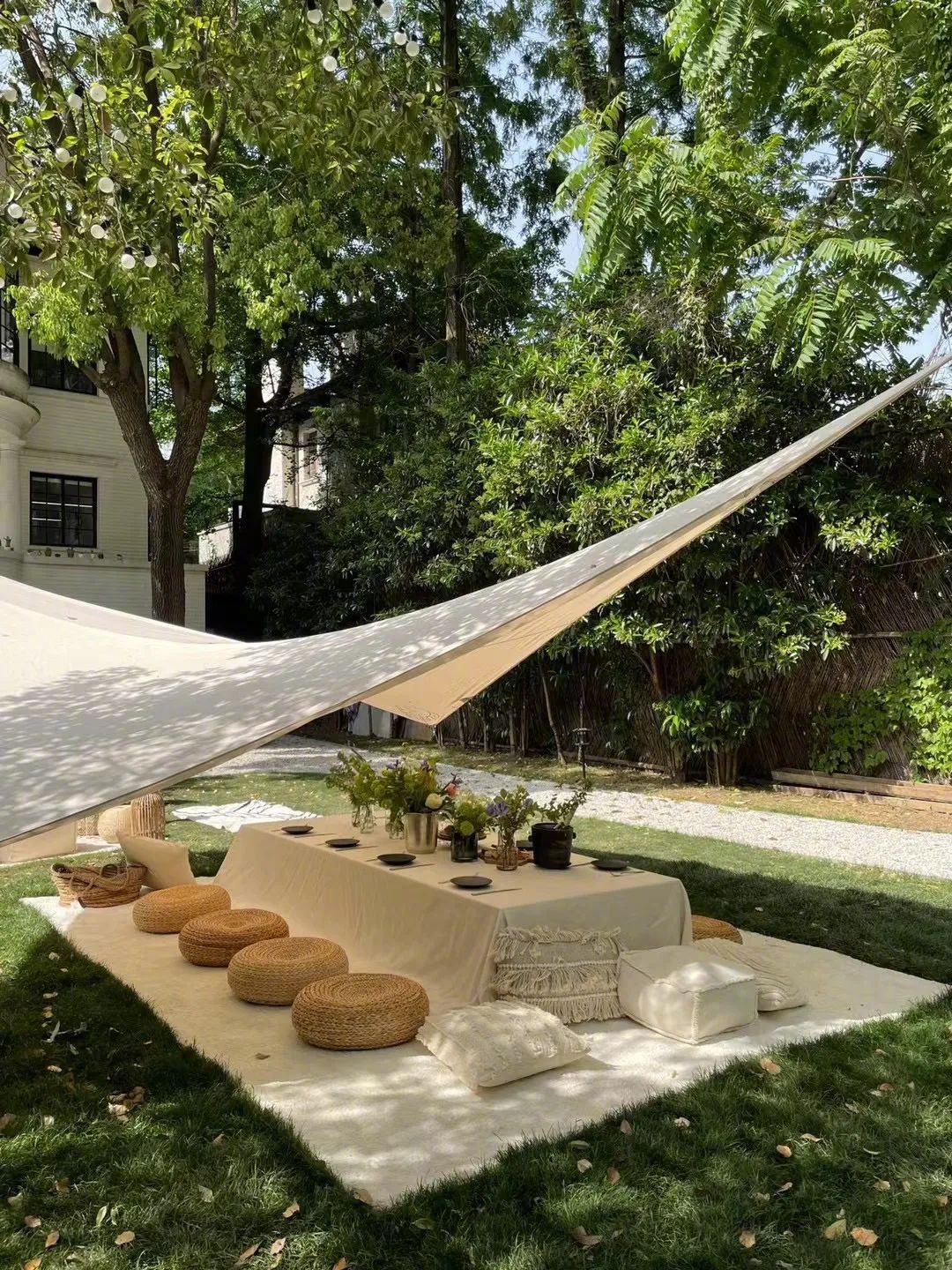 露营这阵风刮得太猛了,组团睡野地到底爽在哪里?