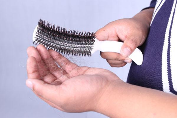 月子用艾叶煮水洗头正确步骤,艾叶煮水洗头去头皮屑要多久