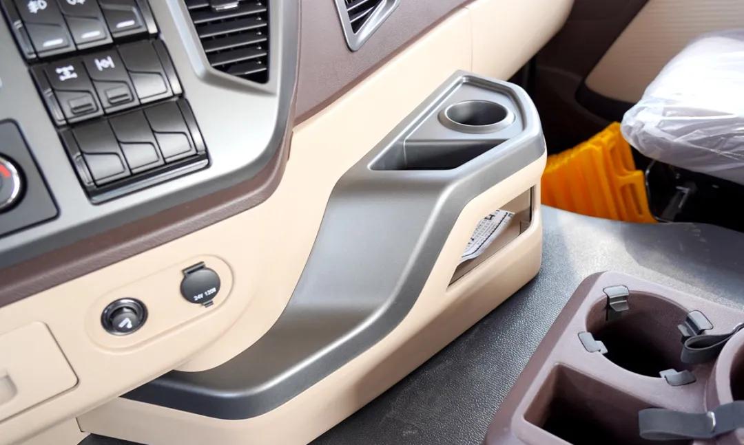 解放jh6卓越版自动挡国六牵引车,解放jh6牵引车卓越版国六自动挡