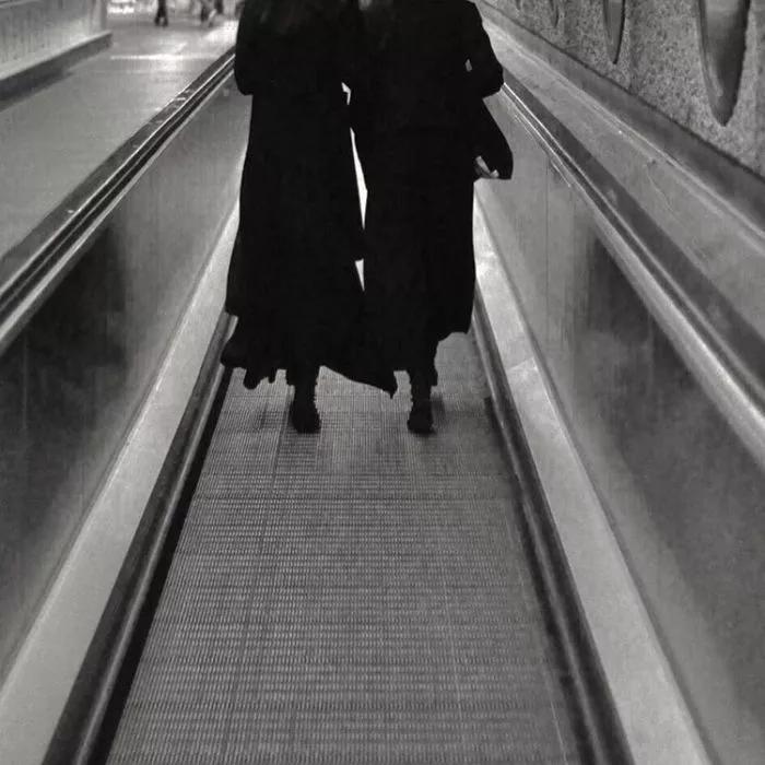 暗黑系朋友圈背景图高级质感,高冷背景图女生暗黑系