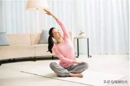 紧致腹部线条的瑜伽动作,平坦紧致小腹瑜伽