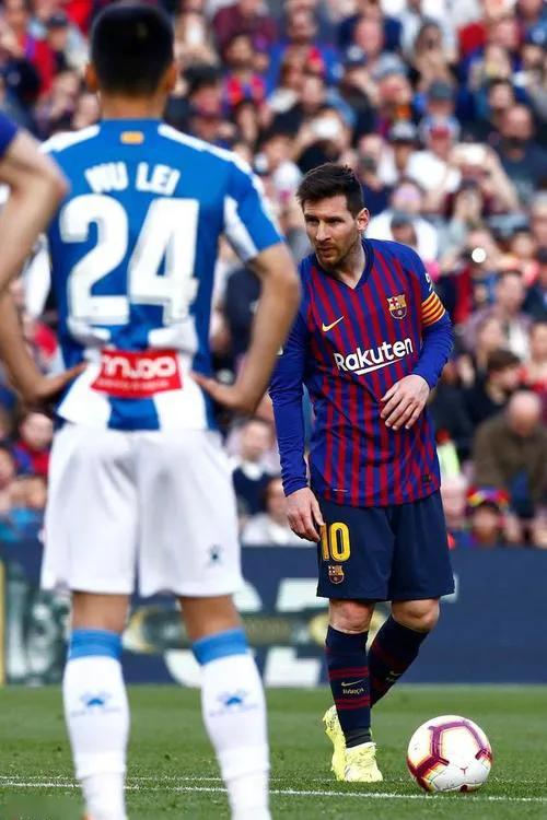 梅西的辉煌岁月,梅西曾经年少轻狂的模样