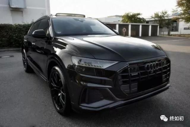 不愧是真正“撩妹王”！奥迪王牌配无框门+三大屏，卡宴招架不住