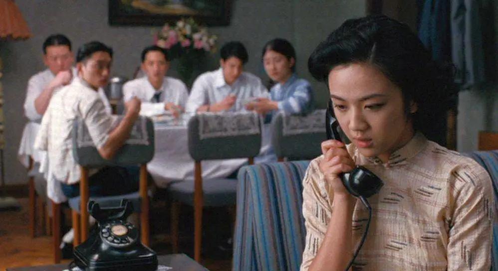 有的人手机常年静音,手机静音的人接电话