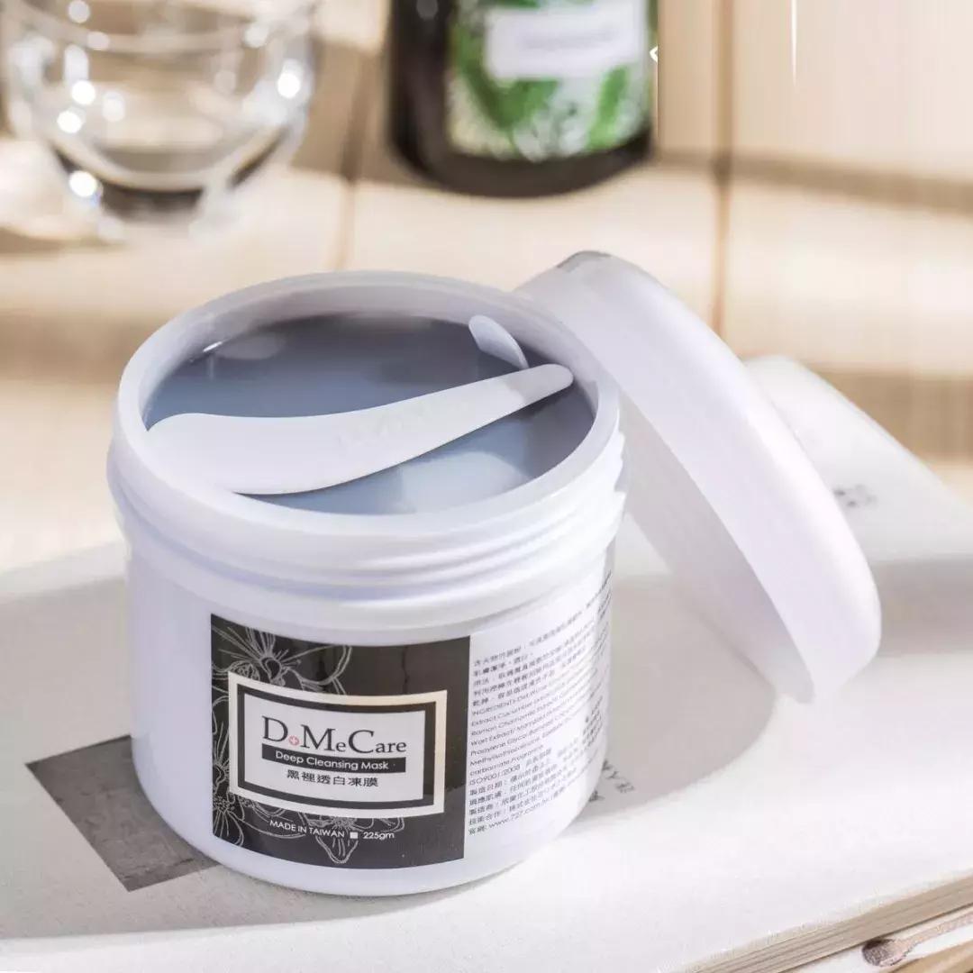 OMG，我得黑头都被这个网红吸出来了！