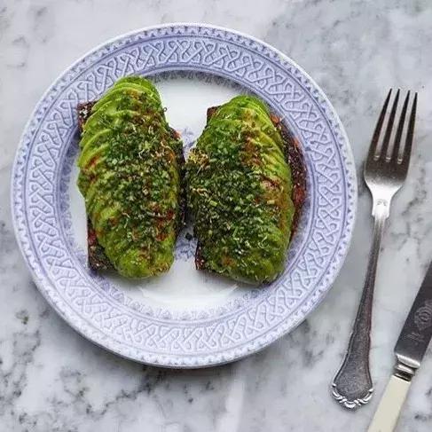 北欧风HAY开了全球最大的新店，咖啡、轻食、绿植空间都搬进来了