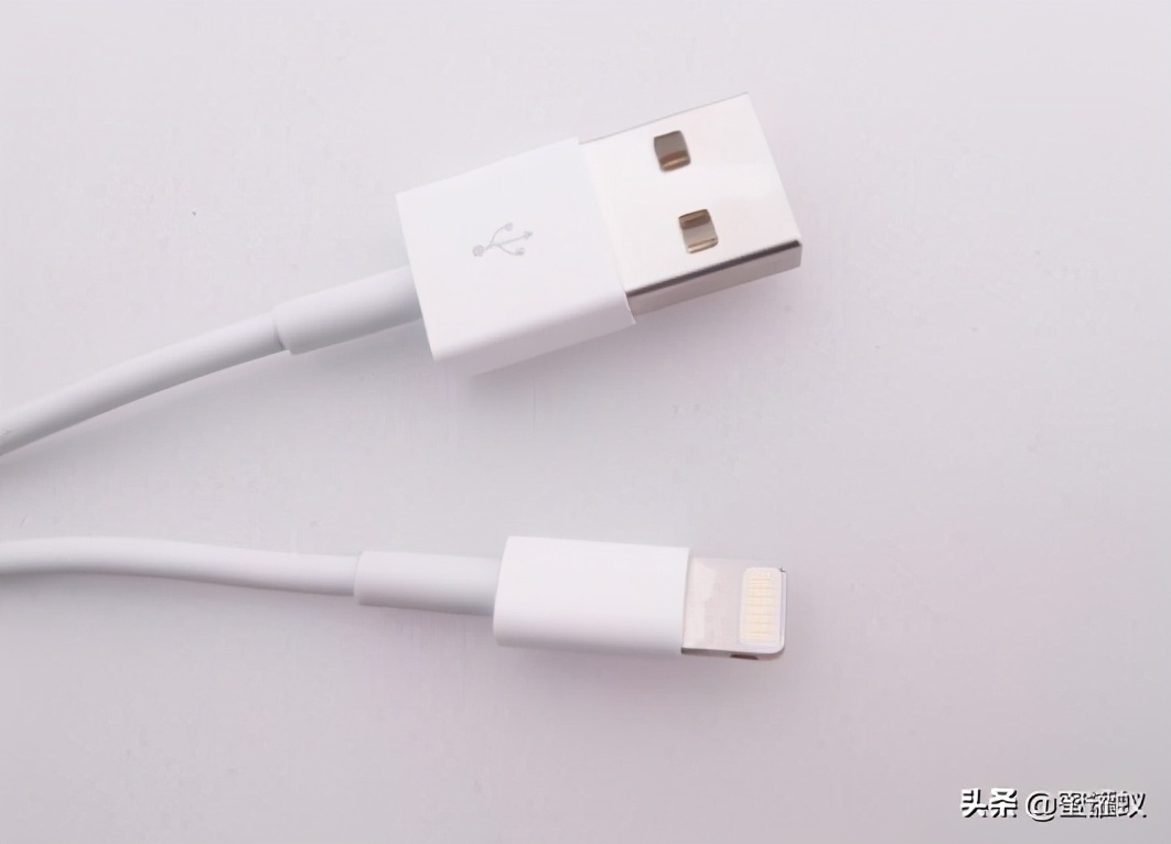 苹果手机充不进去电是怎么回事,苹果手机有充电符号但是充不上电