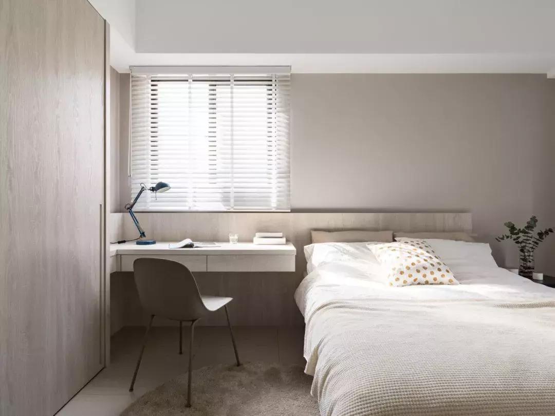 卧室放不下两个床头柜放什么好看,卧室太小床头柜效果图