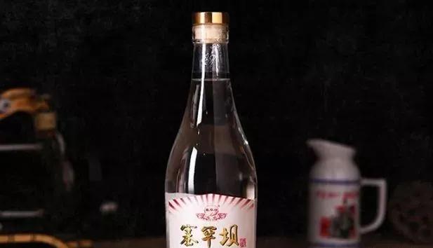 作为一个合格的酒鬼,几十元一瓶有什么值得推荐的白酒