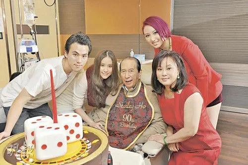 赌王为何称博士,为什么有人说赌王的学历