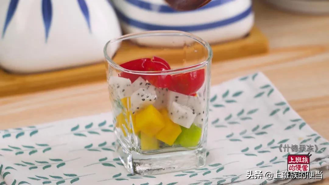 如何自己在家制作冰凉解暑的果冻,夏天自制果冻的做法