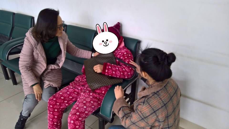 番禺|身患癌症的六旬老人被“弃”医院,钟村街多部门协力助其回乡