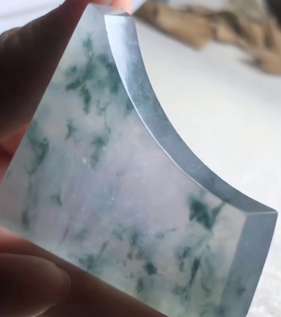 翡翠怎么用100块赚到10万,怎么把翡翠戴手上