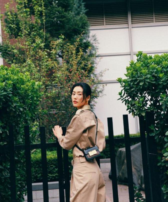 有品位的女人,搭配都会注意这个细节,时尚加倍,穿出杂志大片感