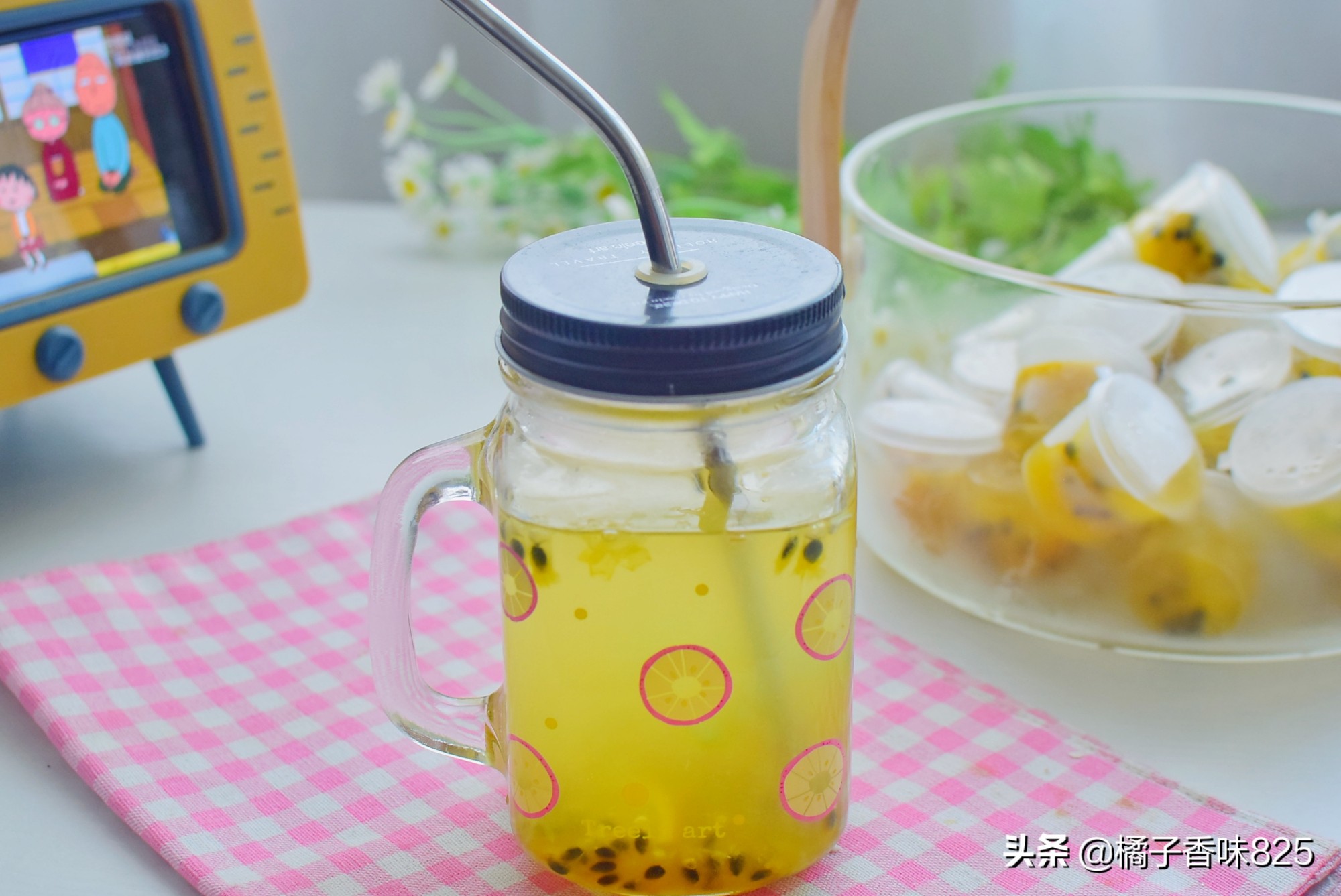 在家自制蜂蜜柠檬水的正确做法,夏日必备柠檬蜂蜜水做法