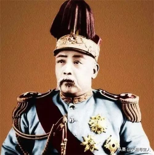 故宫的龙椅是什么朝代的,故宫的龙椅是什么材质值多少钱