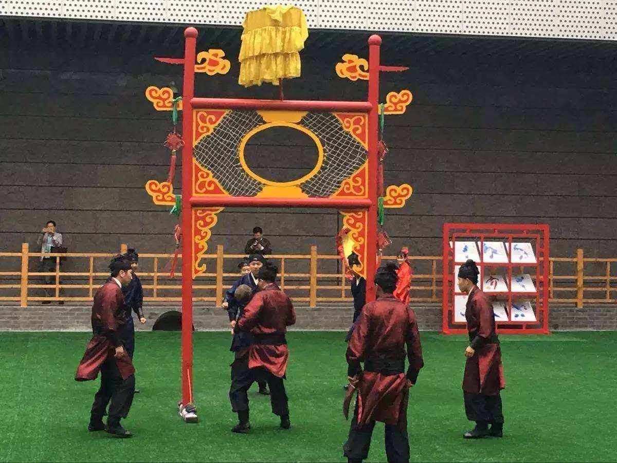 宋朝踢蹴鞠,宋朝蹴鞠运动