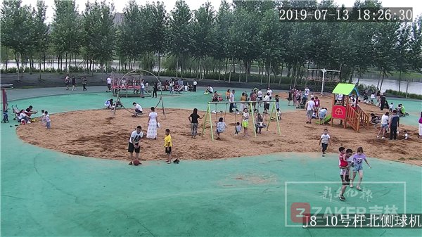 在小区游乐场小孩玩耍受伤,小孩在社区玩受伤家长要求赔偿