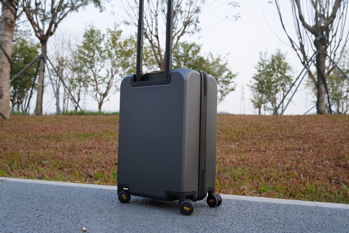 出差好物共享—地平线8号行李箱新玩法