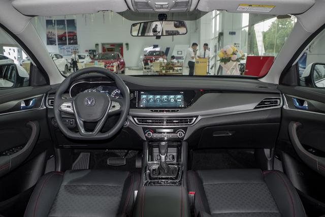 新款长安逸动上市售8.39万起,长安逸动销量百万