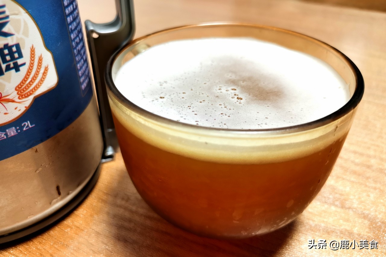 啤酒别只认大牌,只有符合“2个特点”,才算“真啤酒”