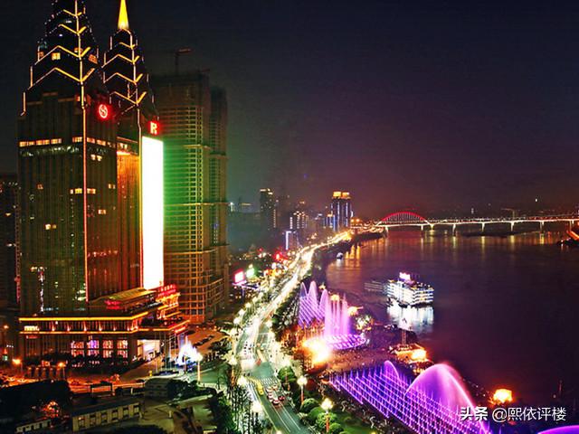 重庆南滨路看夜景什么位置合适,重庆南滨路的风景晚上