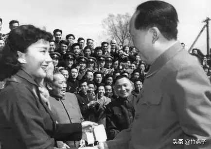 夏梦年轻时候是什么样子,夏梦为什么打动自己