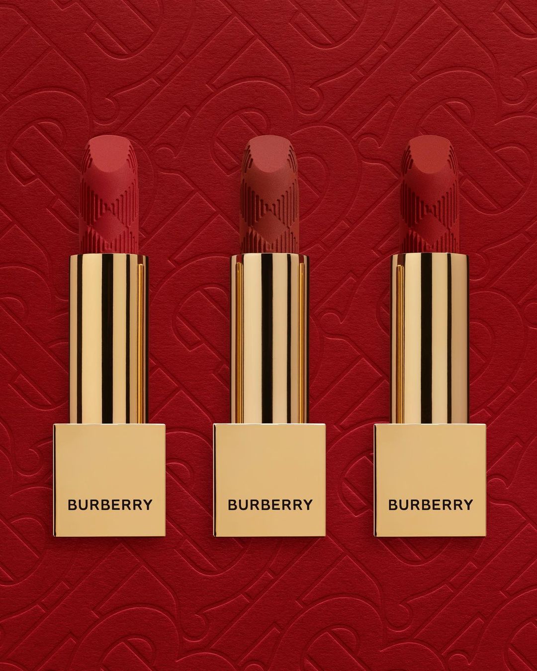 burberry之吻晶润缎彩唇膏试色,burberry液体唇膏93试色