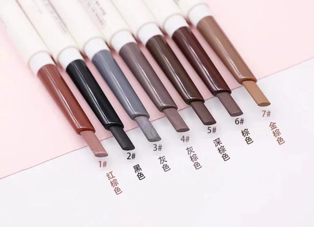 美妆好物分享自用的一款唇釉,化妆技巧分享时尚美妆推荐