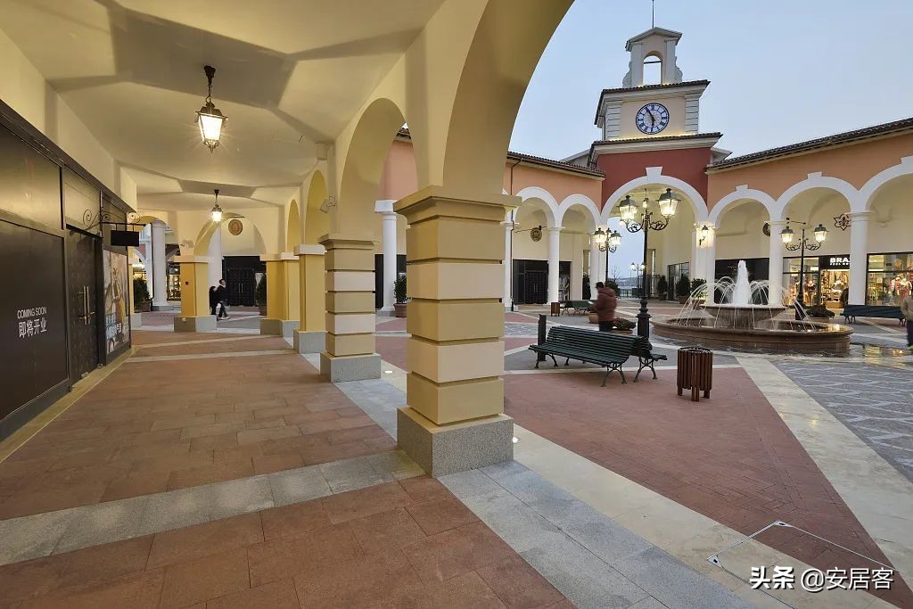 奥特莱斯购物中心早期以什么取胜,商业地产奥特莱斯