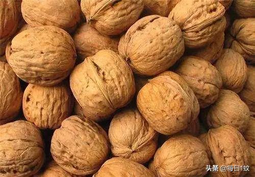 核桃好吃壳难剥,核桃皮太厚太硬不好剥怎么办啊