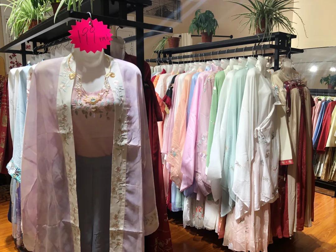 哪个城市有汉服和洛丽塔实体店,西安汉服实体店汉服体验