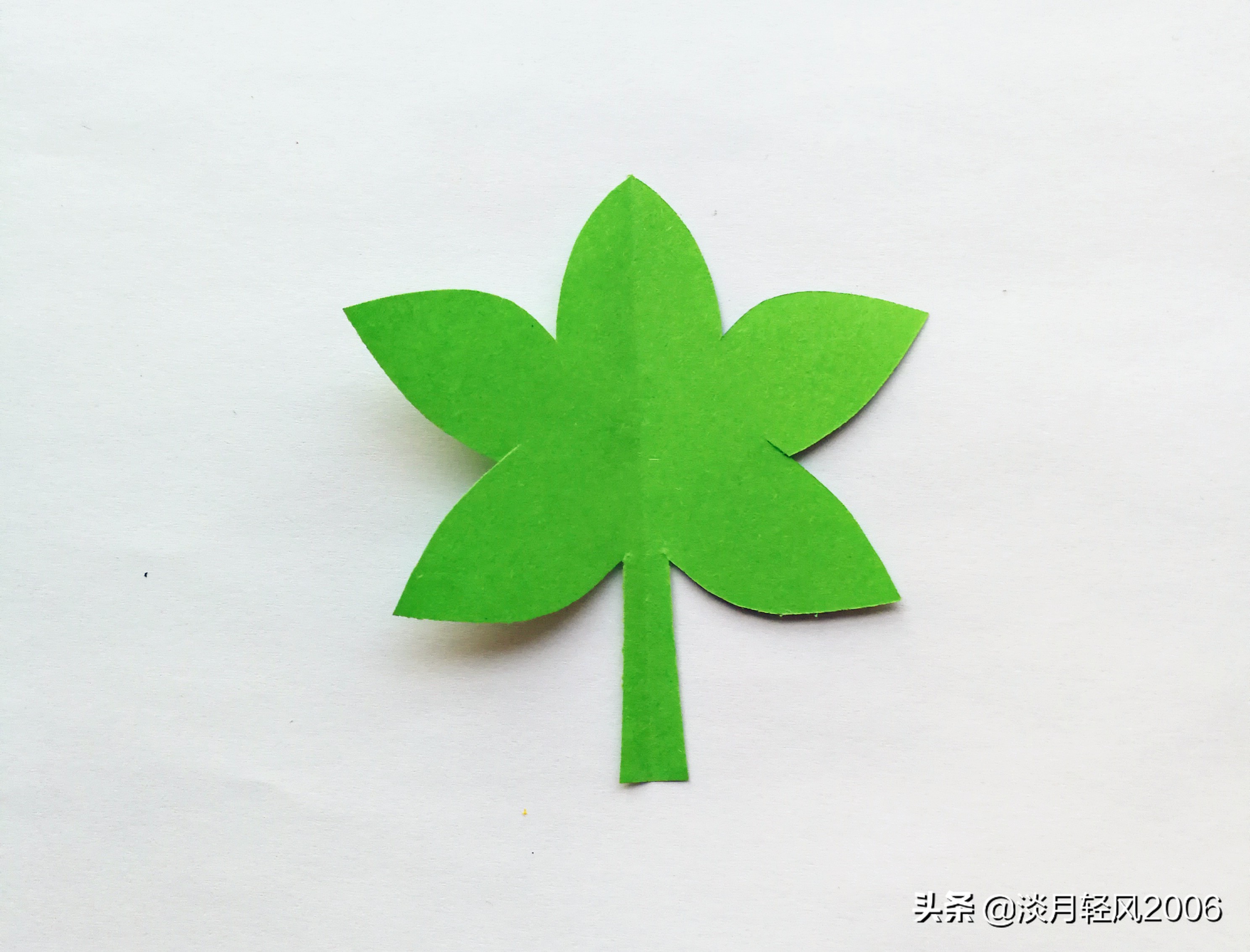 叶子的简单剪法手工制作,剪叶子手工教程简单的