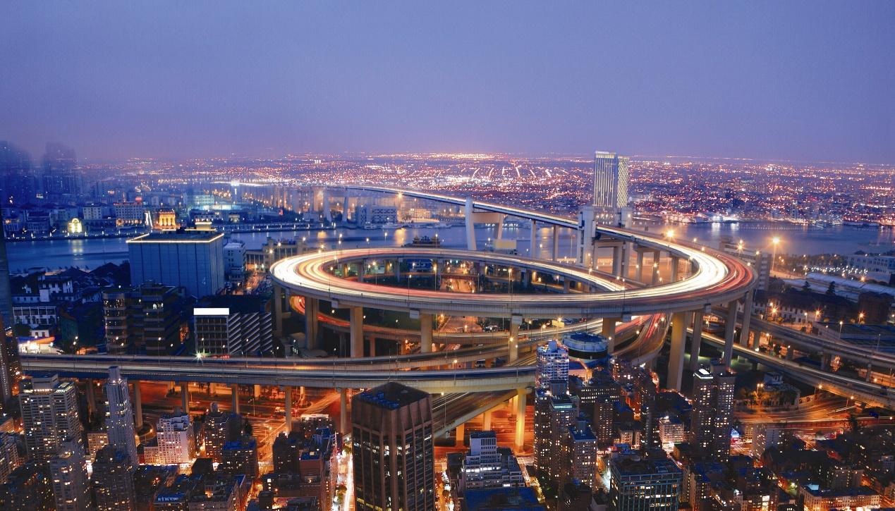 白手起家建立市值1500亿女鞋王国，拥2万家店，却在83岁放弃心血