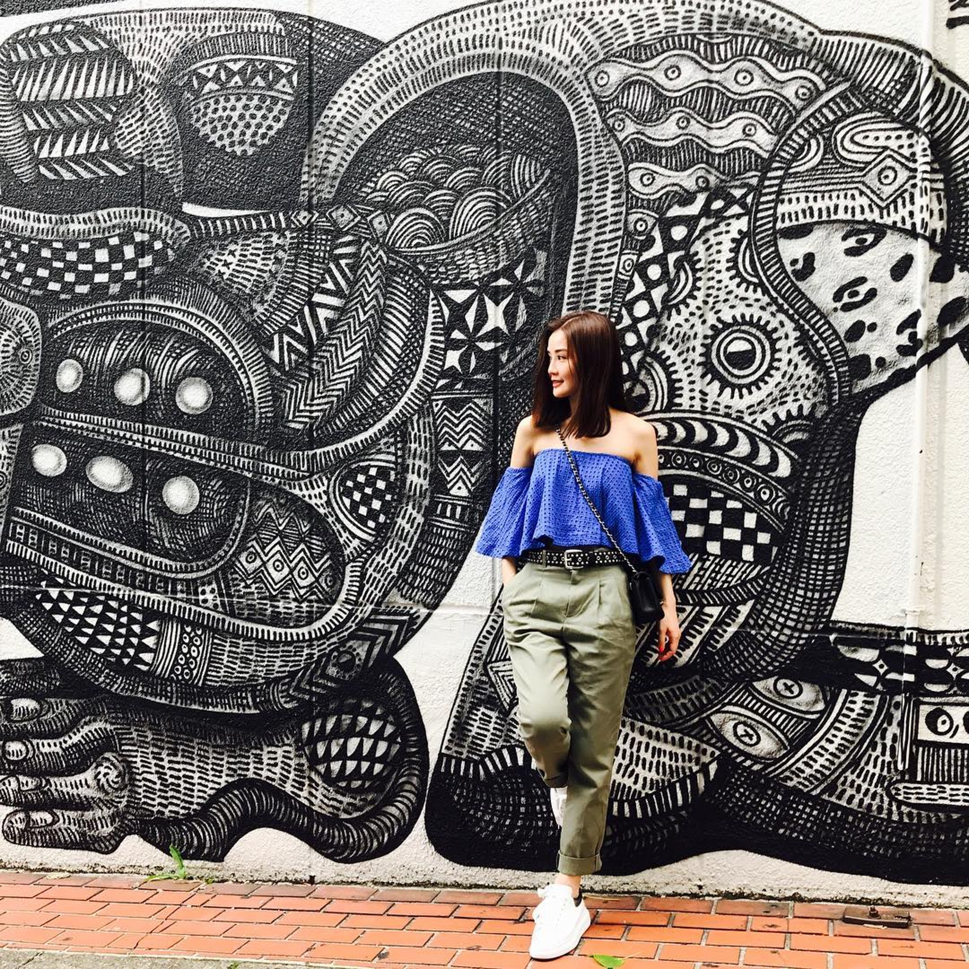 阿sa蔡卓妍高腰半身裙,蔡卓妍机场同款鞋子