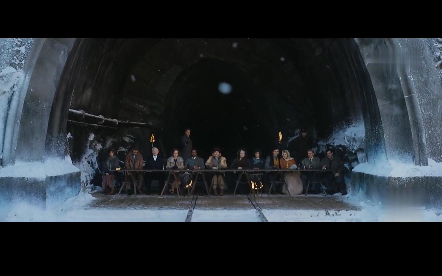 一列封闭的火车，12个没有关联的乘客，一桩完美的谋杀