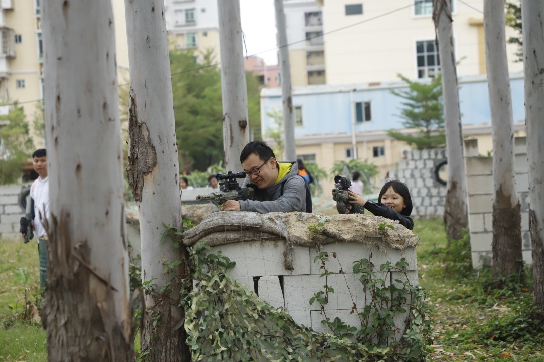 东莞东城莞师附小2022届604班,莞师附小学生踢球