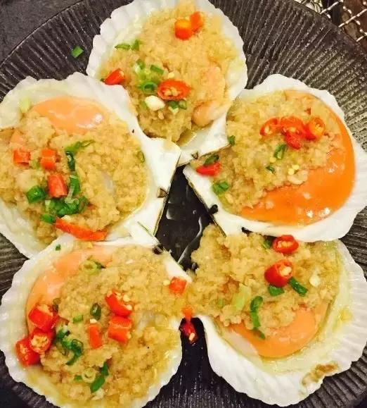 这些秘制的海鲜神店，把正宗烤蚬子、海蛎子刮回家