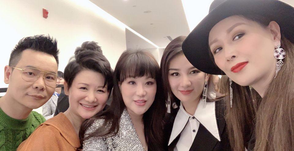 任达华老婆琦琦穿绿色亮片短裙,任达华妻子琦琦同款衣服