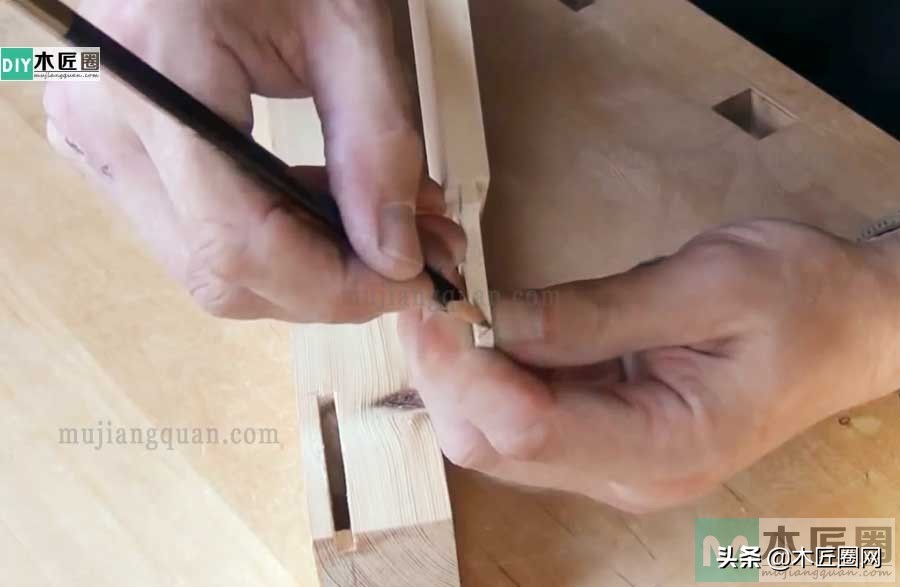 榫卯实木桌制作视频教程,传统榫卯木桌子最简单方法