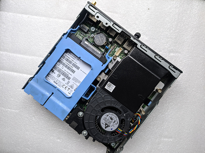 还没有曾经一个光驱大的电脑，东西虽小五脏俱全啊。